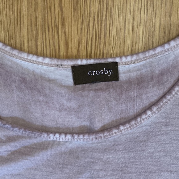 Lightweight Top with Ruffles - Picture 2 of 7